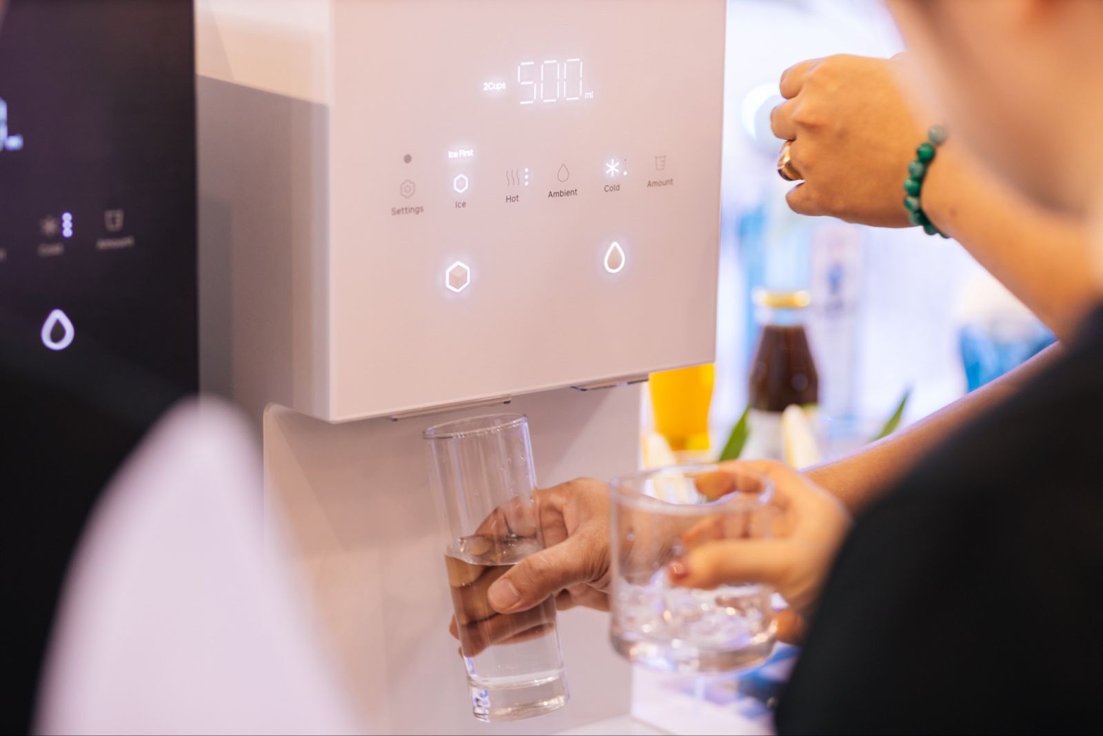 Coway AIS sở hữu 3 lõi lọc tiên tiến tương ứng với 06 bước khắt khe mang đến nguồn nước và đá an toàn tuyệt đối cho sức khỏe.