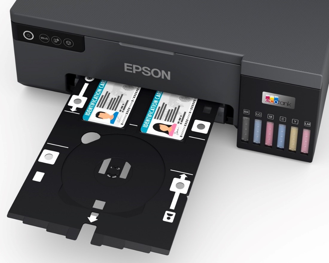 Epson L8050 khổ A4 hỗ trợ in trên nhiều loại chất liệu đặc biệt là PVC/định danh có tráng phủ