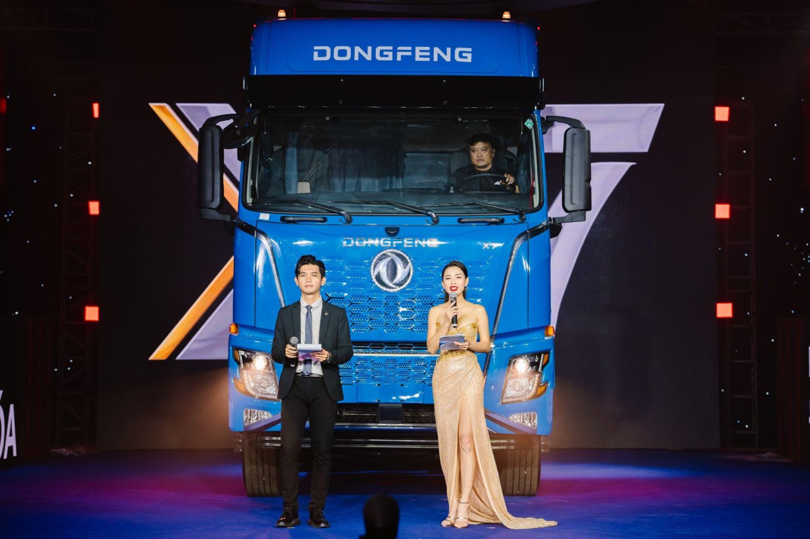 Sự kiện ra mắt Dongfeng X7 Yuchai tại Công viên phần mềm Quang Trung