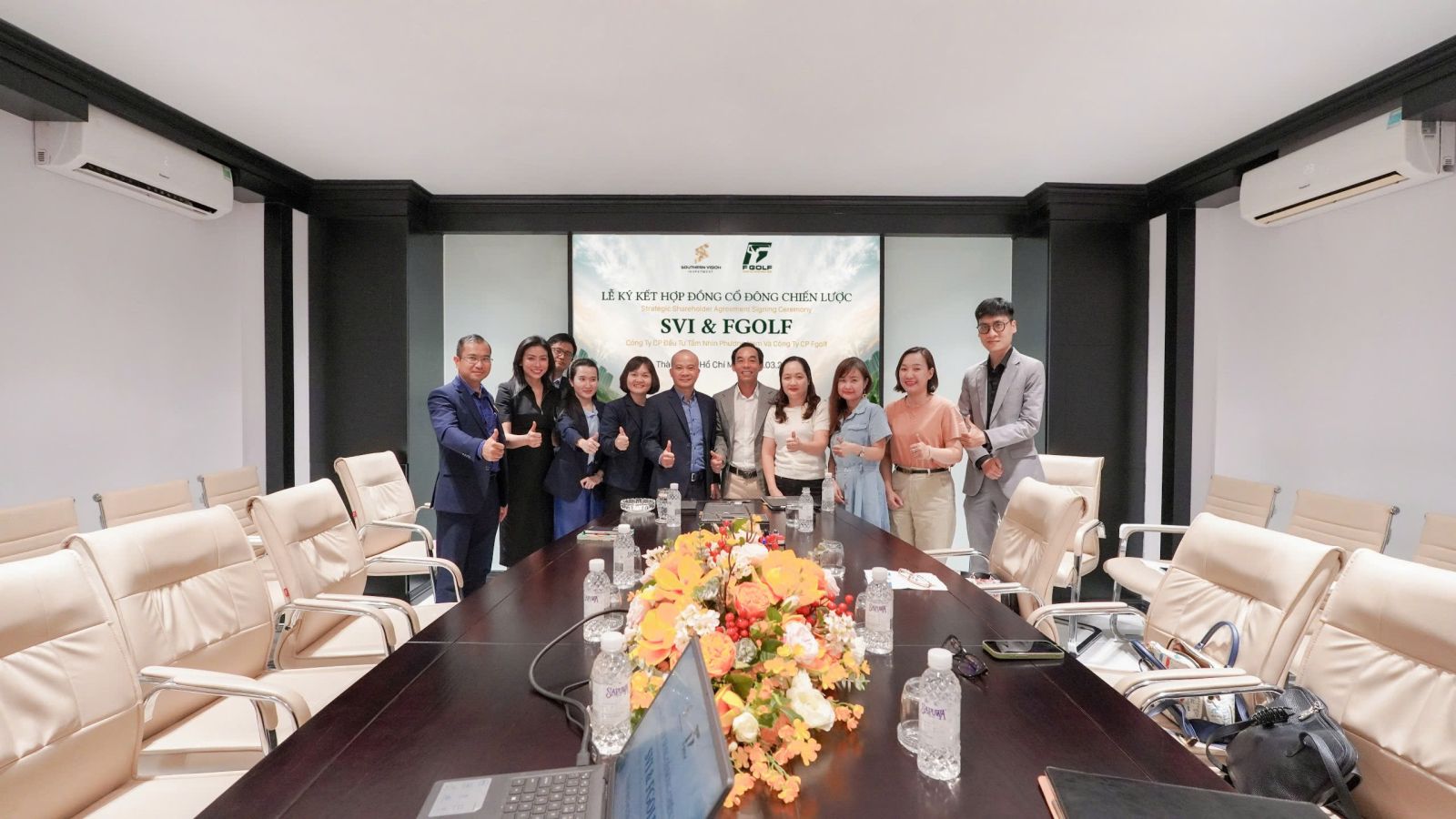 Hai bên thể hiện quyết tâm đoàn kết chinh phục những mục tiêu lớn.