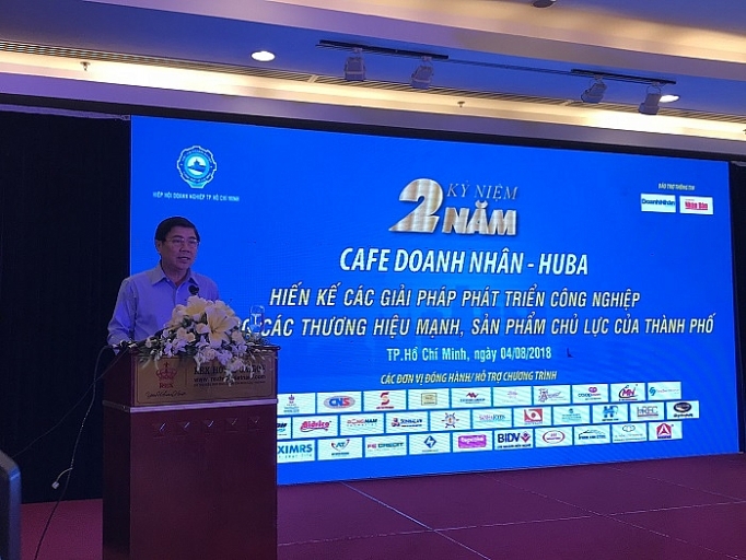 Ông Nguyễn Thành Phong, Chủ tịch UBND TP. Hồ Chí Minh phát biểu tại lễ kỷ niệm chương trình Café Doanh nhân - HUBA