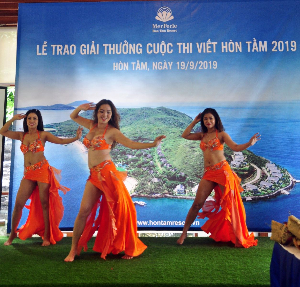 Văn nghệ chào mừng nhóm múa belydance Nha Trang