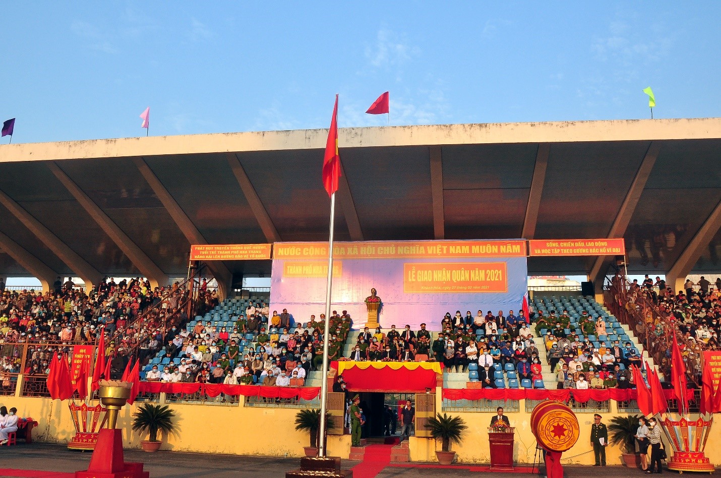 Toàn cảnh buổi Lễ giao quân tại Sân Vận động 19 tháng 8 Nha Trang