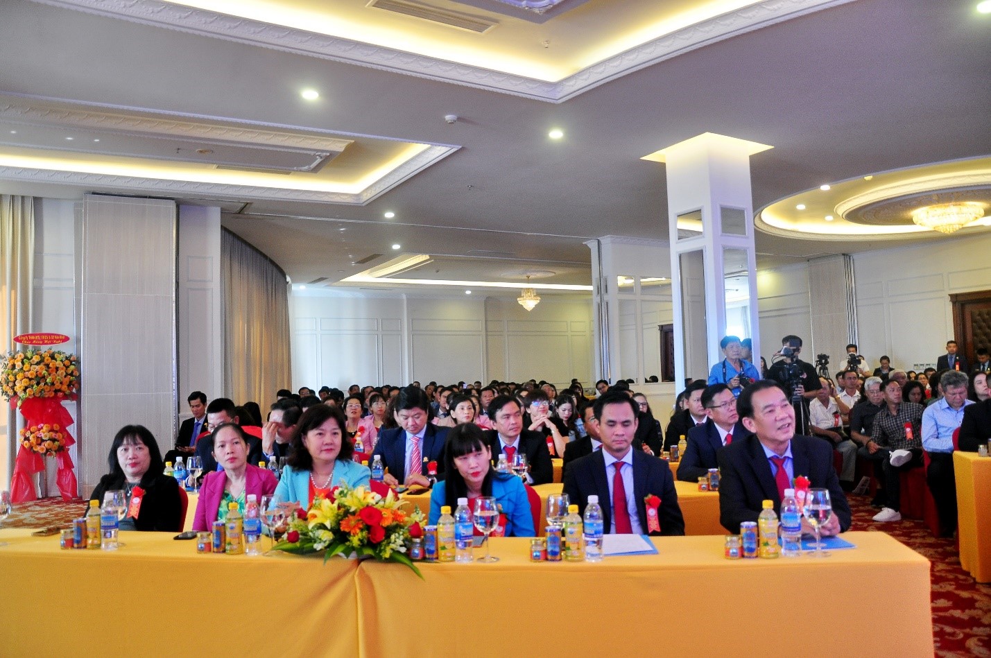 Lãnh đạo Công Ty Yến Sào Khánh Hòa tại Hội  nghị