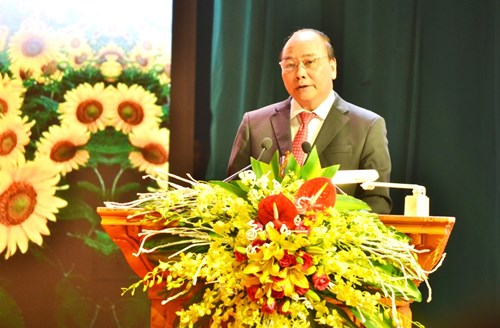 Thủ tướng Nguyễn Xuân Phúc phát biểu tại lễ phát động phong trào thi đua  “Doanh nghiệp Việt Nam hội nhập-phát triển”.