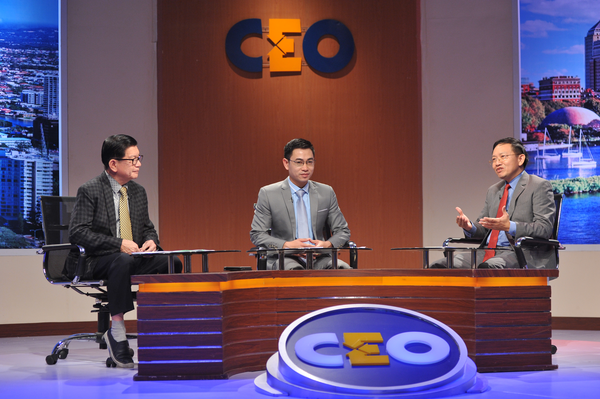 Các chuyên gia đưa ra những gợi mở cho CEO Nguyễn Văn Tài  trong chương trình CEO - Chìa khóa thành công.