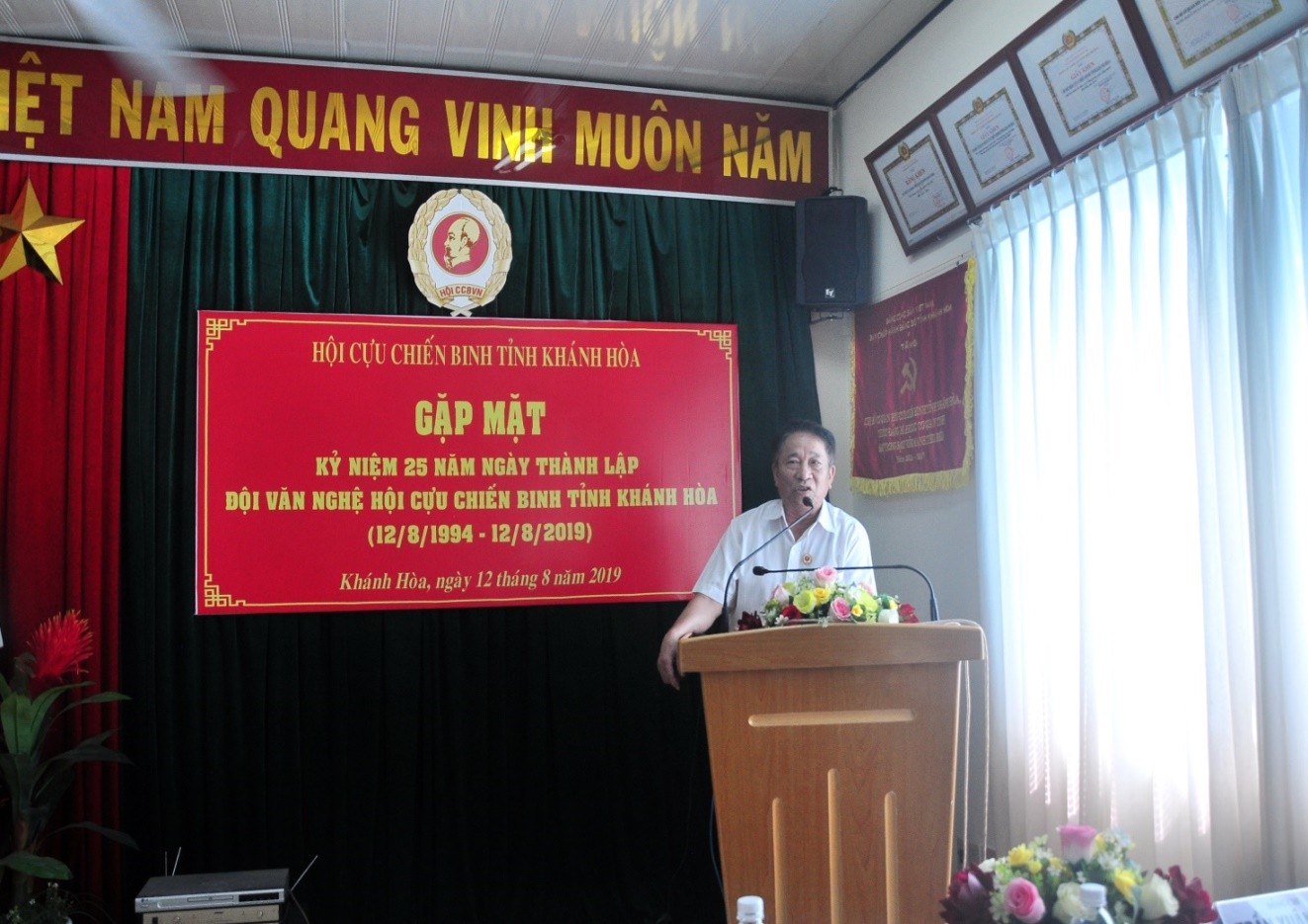 Đại Tá Trần Văn Hạnh, Chủ tịch Hội Cựu Chiến Binh Khánh hòa phát biểu tại Lễ Kỷ niệm