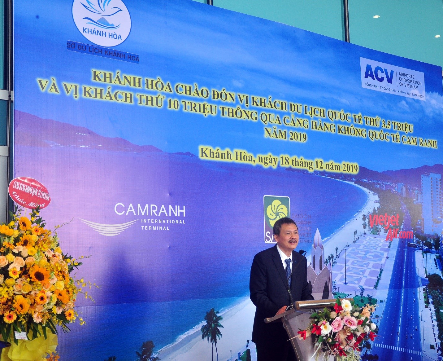 Ông Lại Xuân Thanh, Chủ tịch HĐQT Tổng Công Ty Hàng  Không Việt Nam phát biểu chào mừng