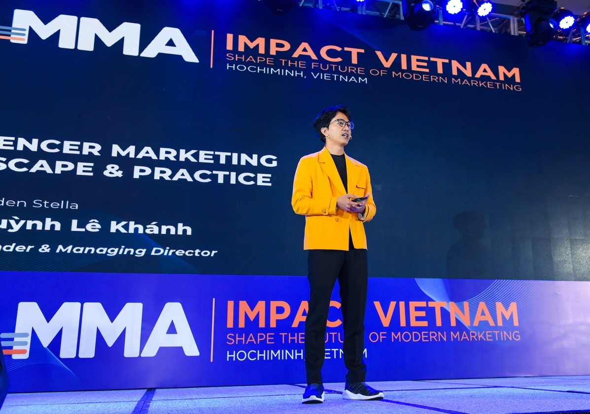 Ông Huỳnh Lê Khánh – Đồng sáng lập và Giám đốc điều hành Golden Stella thuyết trình về xu hướng Influencer Marketing tại sự kiện