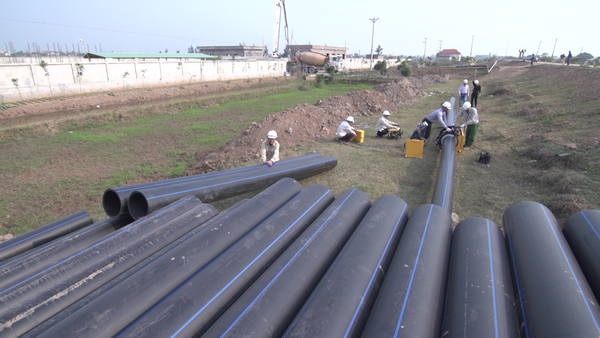 Thi công lắp đặt đường nước sạch bằng ống nhựa mang thương hiệu Phú Mỹ Tân