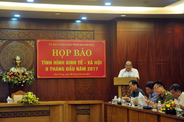 Ông Huỳnh Ngọc Bông Chánh Văn phòng UBND tỉnh, Báo cáo tình hình kinh tế xã hội 9 tháng đầu năm 2017