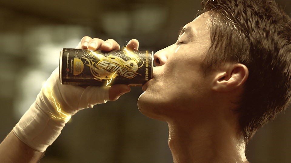 Sau thành công của Sting dâu, Suntory PepsiCo ra mắt thêm dòng sản phẩm Sting Max Gold - thức uống tăng cường hàm lượng caffeine và Vitamin B.
