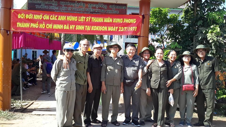 TNXP các quận, Huyện TP Hồ Chí Minh thăm lại chiến trường xưa, viếng đồng đội. 