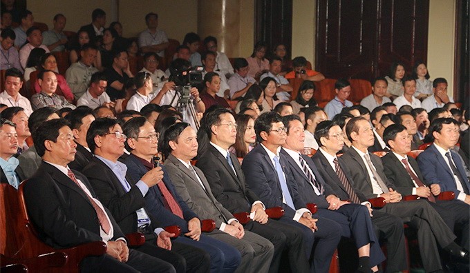 Các Đ/C lãnh đạo Đảng, Nhà nước dự Liên Hoan Truyền Hình toàn quôc lần thứ 39