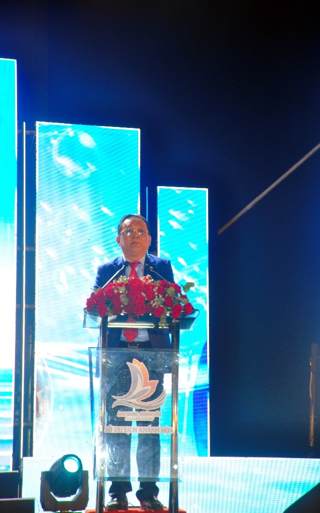 Ông Lê Hữu Hoàng, Phó Chủ tịch UBND tỉnh Khánh Hòa khai mạc Liên Hoan Du lịch biển Nha Trang 2022