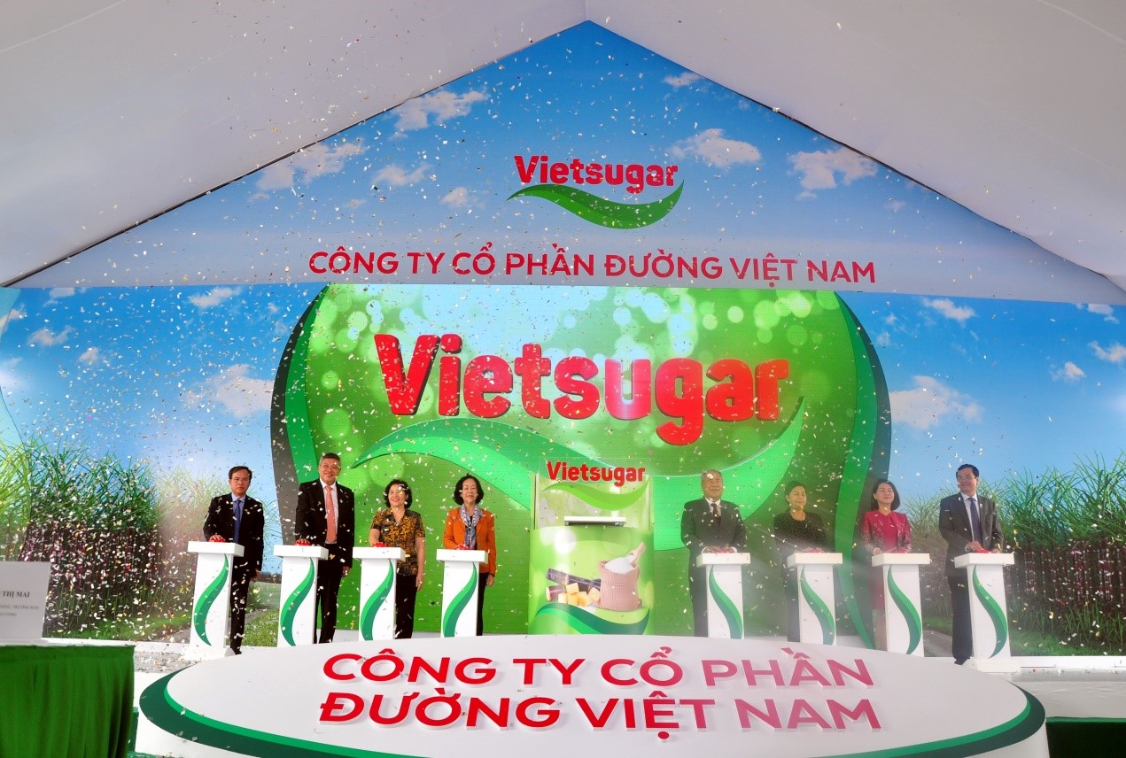 Các vị  lãnh đạo Đảng, Nhà nước, đại diện lãnh đạo Bộ, ngành nhấn nút ra mắt Công Ty Cổ  phần đường Việt Nam