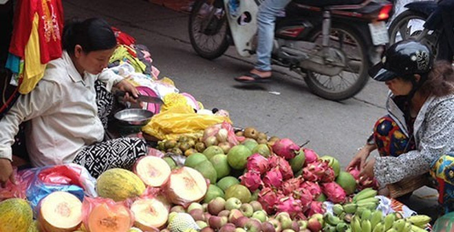 Hoa quả từ Trung Quốc, Lào…sẽ được miễn thuế khi vào thị trường Việt. Ảnh: Ngọc Dung.