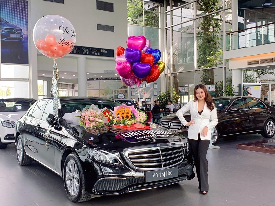 Năm 2018, cô tậu cho riêng mình một chiếc xe Mercerdes Benz