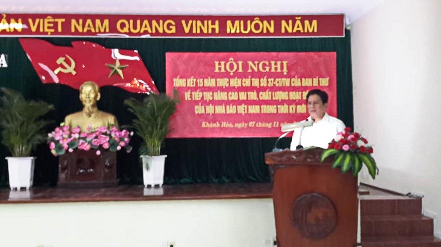 Ông Hồ Văn Mừng, Trưởng Ban Tuyên Giáo Tỉnh Ủy Khánh Hòa phát biểu kết luận Hội Nghị