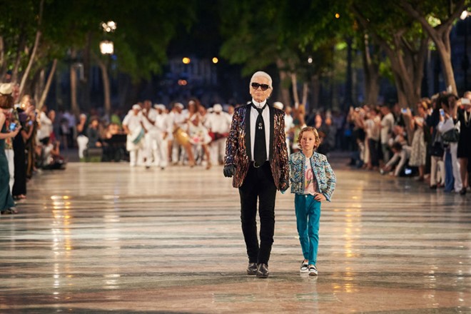 Nhà thiết kế Karl Lagerfeld và con trai nuôi.