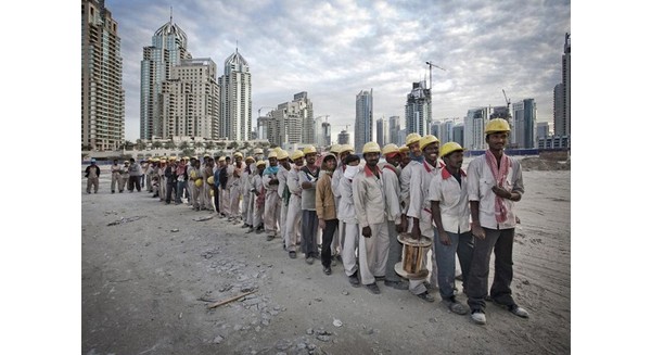 Những người lao động nhập cư chủ yếu làm việc tại các công trường xây dựng. Ảnh: Flickr.