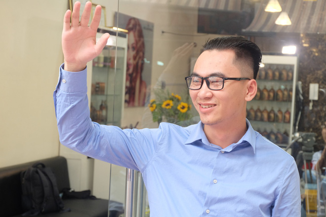 Anh Thông, một khách hàng lựa chọn kiểu tóc của nhà lãnh đạo Triều Tiên Kim Jong Un để thay đổi diện mạo.