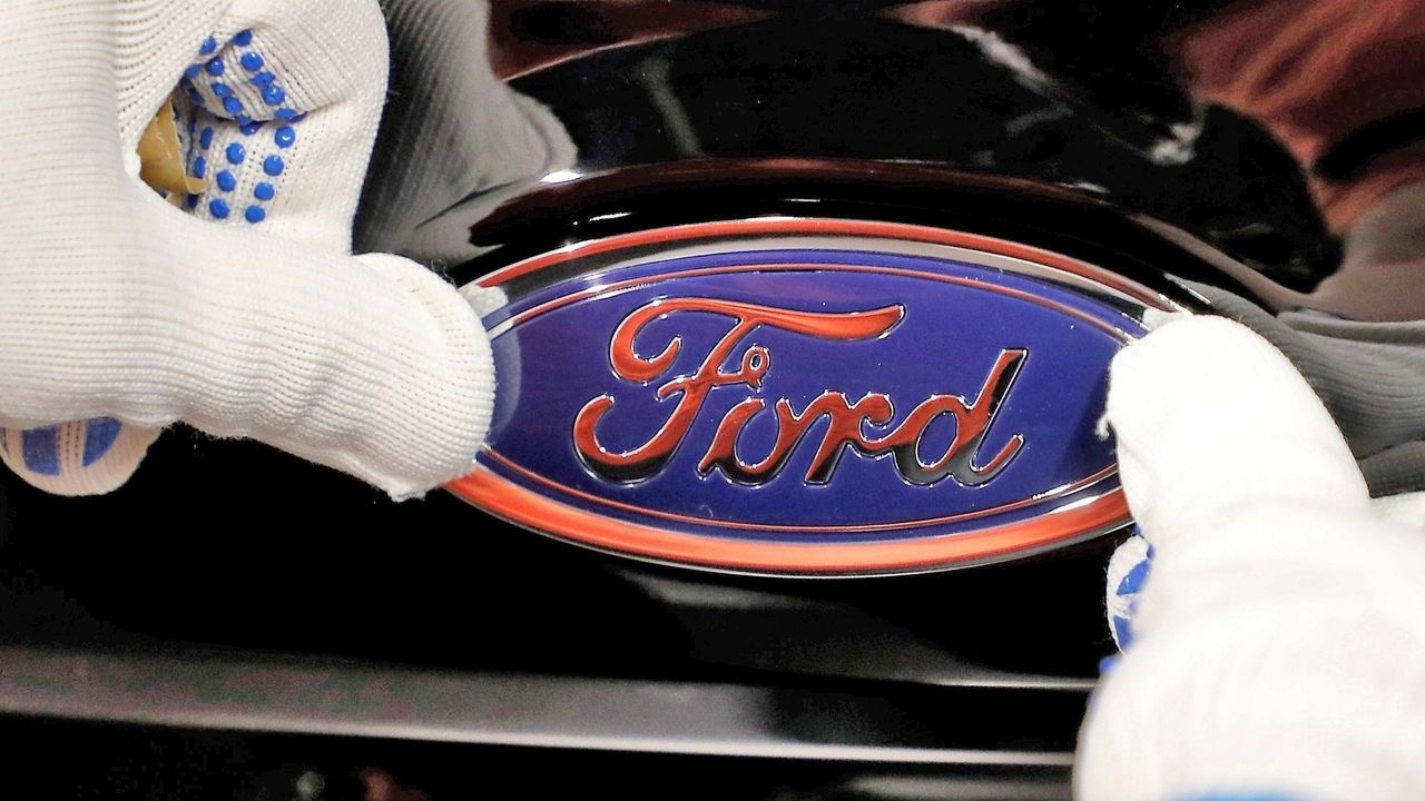 Ford từng cho biết sẽ đến cuối quý 3.2022 dự kiến hãng sẽ có khoảng 40.000 - 45.000 ô tô tồn kho do các vấn đề về thiếu hụt nguồn cung phụ tùng  CARSCOOP