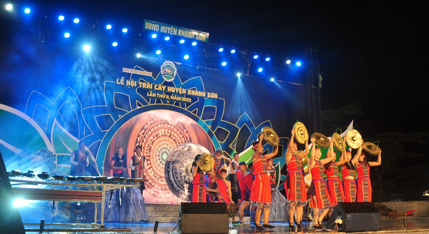 Tưng bừng Đêm hội RagLag chào mừng khai mạc Lễ Hội trái cây Khánh Sơn 2022.