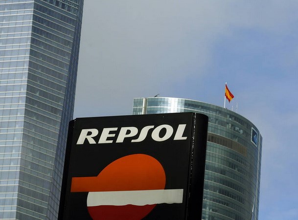 Repsol cắt giảm chi tiêu và đầu tư. Nguồn: Reuters