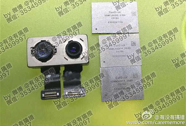 Cụm camera kép của iPhone 7 Pro và ba chip nhớ của Sandisk. Ảnh: Weibo