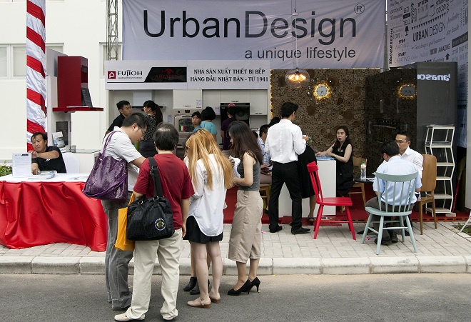 Gian hàng của công ty thiết kế nội thất Urban Design – 1 trong 25 đối tác tham gia dành ưu đãi đặc biệt cho cư dân Happy Valley khi nhận nhà.