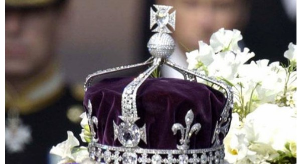 Viên kim cương Koh-i-Noor được gắn trên vương miện Nữ hoàng Anh - Ảnh: Independent