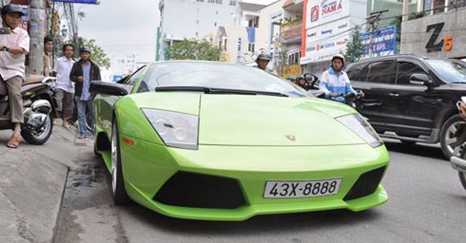 Lamborghini Murcielago LP640 xanh cốm ở Đà Nẵng.