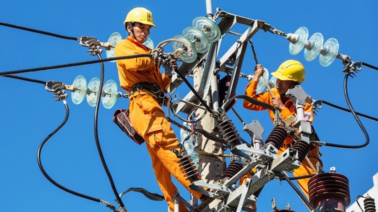 Bộ Công thương đề xuất Thủ tướng Chính phủ cho nhập khẩu điện từ Lào  HOÀNG SƠN