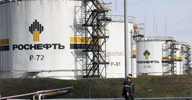 Một cơ sở lọc dầu của Rosneft ở Achinsk, Nga.