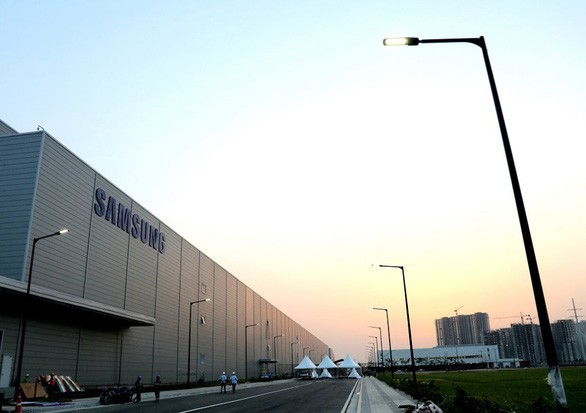Nhà máy sản xuất điện thoại của Samsung. Ảnh: Techcrunch.