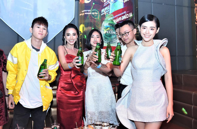 Nhiều sao của Showbiz Việt cũng tới tham gia chương trình họp báo.