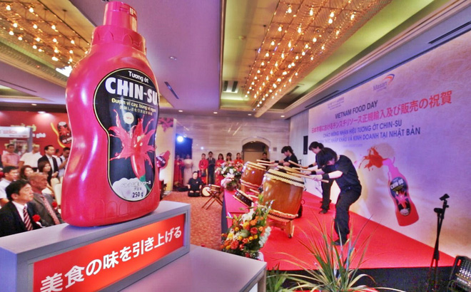 Hình ảnh chai tương ớt CHIN-SU chính thức có mặt tại Nhật Bản trong sự kiện ngày 03/08