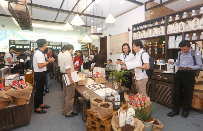 Với hình thức hợp tác linh hoạt, hỗ trợ phí tham gia 0 đồng - Trung Nguyên E-Coffee hoàn toàn hiện diện mọi nơi, phục vụ khách hàng tại mọi khu phố, dân cư, văn phòng… trên toàn quốc.