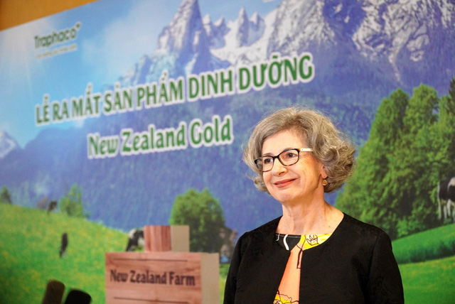 Bà Karlene Davis - Tổng lãnh sự New Zealand phát biểu tại sự kiện ra mắt sữa New Zealand Gold do Traphaco phân phối độc quyền.