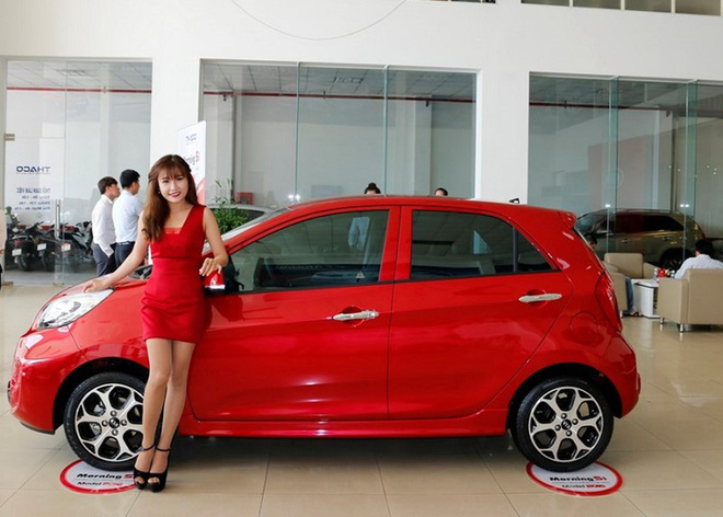 Những mẫu ô tô cỡ nhỏ giá rẻ được nhập khẩu vào Việt Nam ngày càng nhiều.