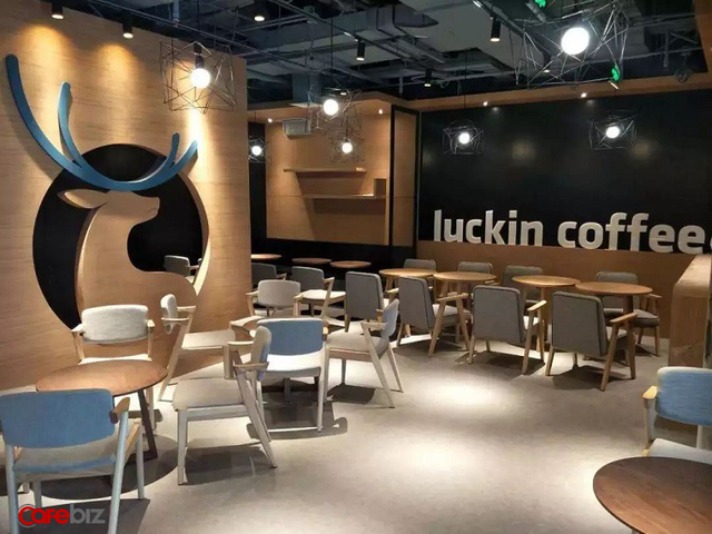 Một góc cửa hàng Luckin Coffee.