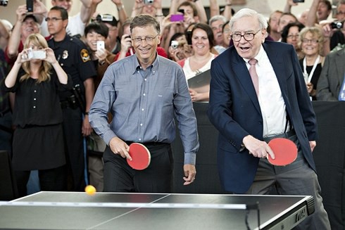 Cả Bill Gates và Warren Buffett đều cam kết dành 99% tài sản cho việc từ thiện.