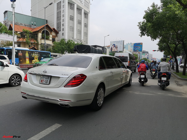 Mercedes-Maybach S600 Pullman đầu tiên tại Việt Nam. Ảnh: Thế Anh.