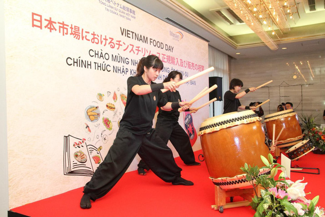 Màn múa trống Nhật đặc biệt chào đón nhãn hiệu tương ớt CHIN-SU theo nghi thức của người Nhật
