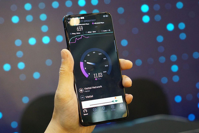 Reno chính là mẫu smartphone đầu tiên được thử nghiệm cuộc gọi 5G ở Việt Nam