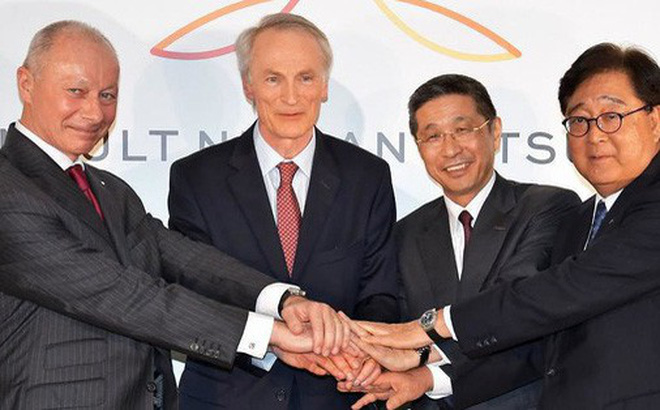 4 vị lãnh đạo chung tay tạo nên "khởi đầu mới" cho liên minh Renault-Nissan-Mitsubishi. Ảnh: UPI