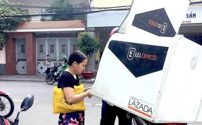 Theo người tiêu dùng, ngưng đồng kiểm rất dễ tiếp tay cho việc bán hàng giả, hàng nhái. Ảnh: Thu Hà