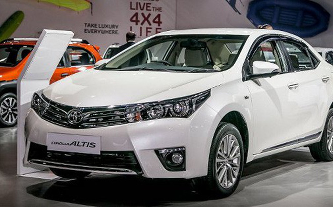 Một số đại lý Toyota đang áp dụng khuyến mại Corolla Altis giảm 50 - 80 triệu đồng. (Ảnh: Ngọc Tú)
