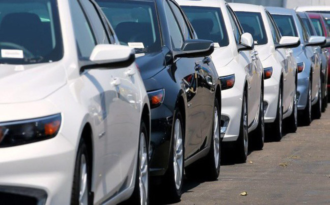 Bước sang tháng 10, thị trường ô tô liên tiếp giảm giá chưa từng có.